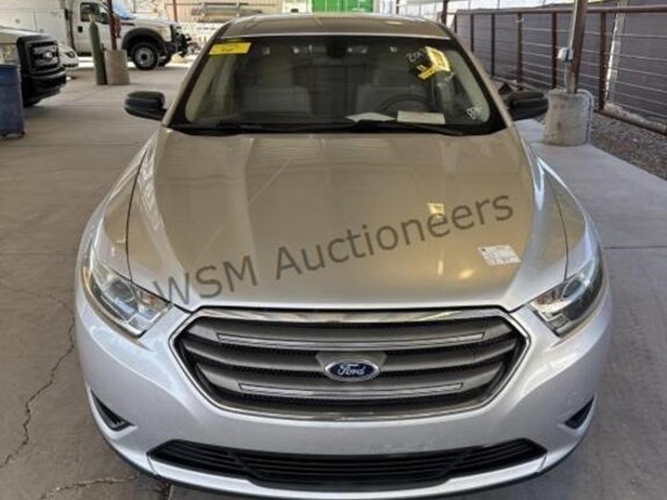 2013-ford-taurus-sdn-image-3