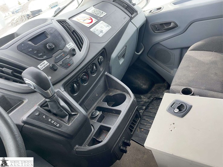 2015-ford-transit-image-16