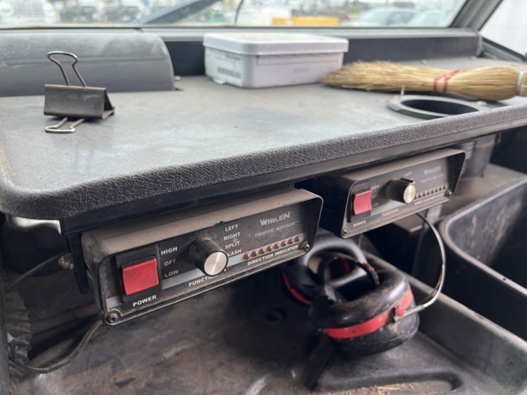 2010-freightliner-mt55-image-25