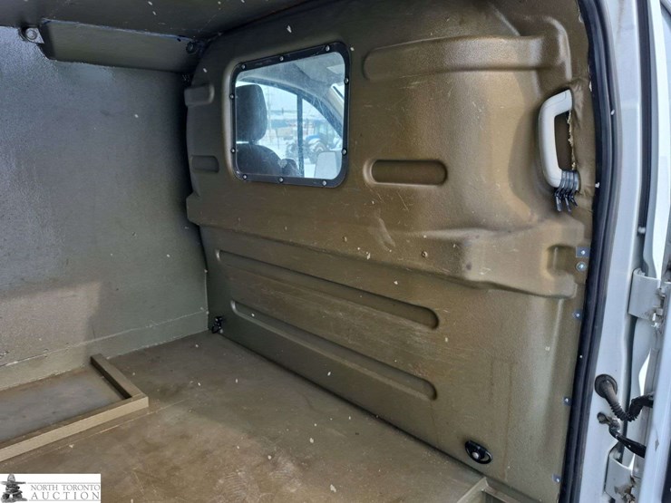 2016-ford-transit-image-25