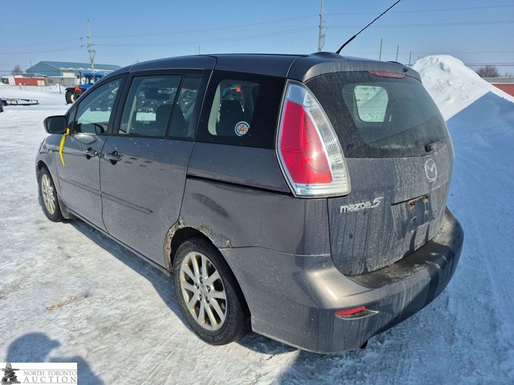 2009-mazda-mazda5-image-3