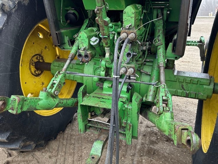 john-deere-4440-image-14