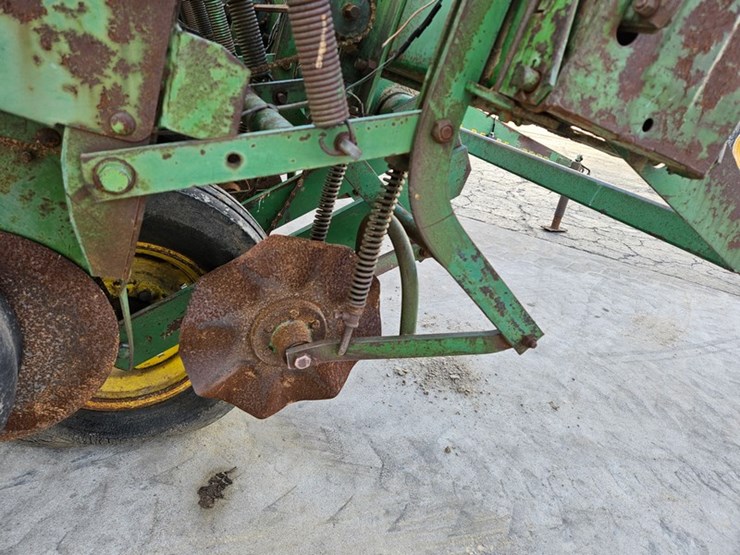 john-deere-7000-image-16