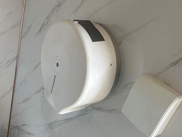 portable-restroom/shower-image-6