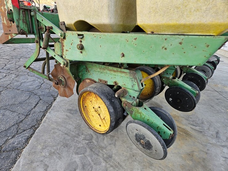 john-deere-7000-image-32