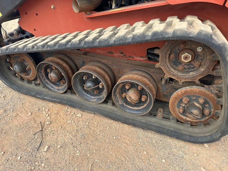 2017-ditch-witch-sk1050-image-9