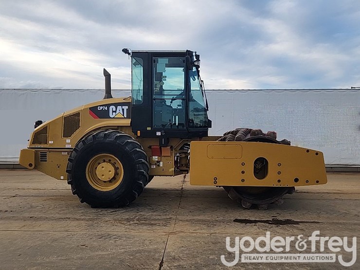 2011-caterpillar-cp74-image-6