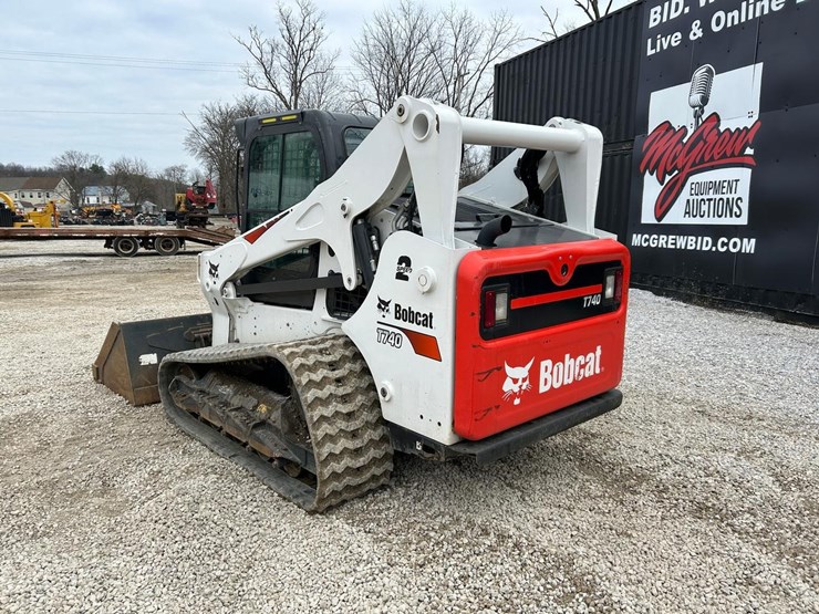 2022-bobcat-t740-image-2