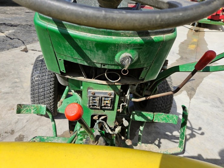 john-deere-750-image-25