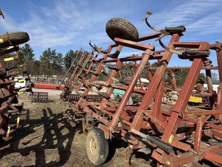 kewanee-24'-field-cultivator-with-drag-image-6