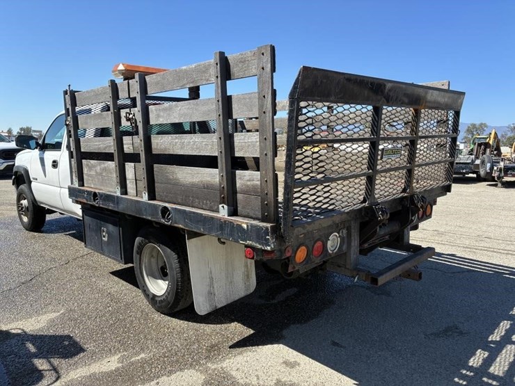 2003-chevrolet-silverado-3500-image-4