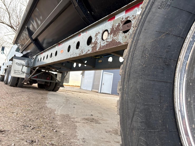 2015-smithco-side-dump-image-69