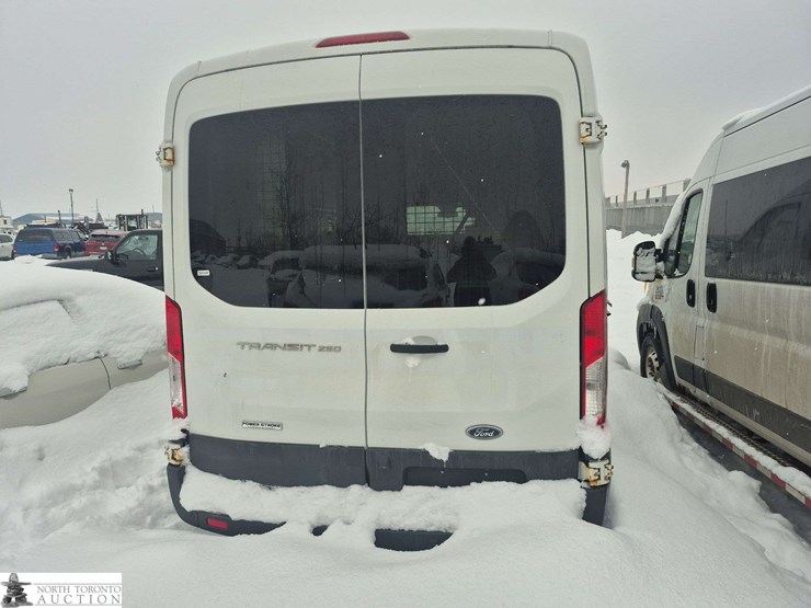 2016-ford-transit-image-3