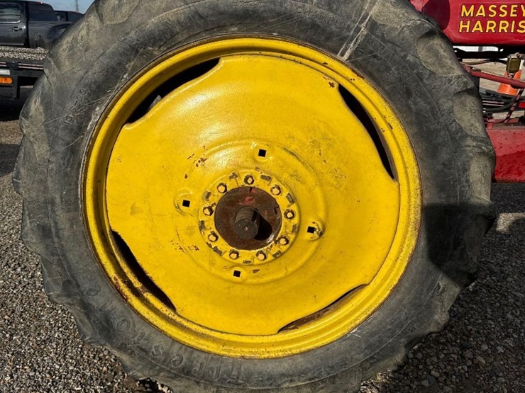 massey-ferguson-33-image-5