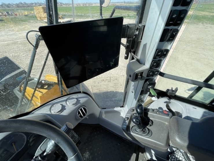 2023-volvo-l70h-image-36