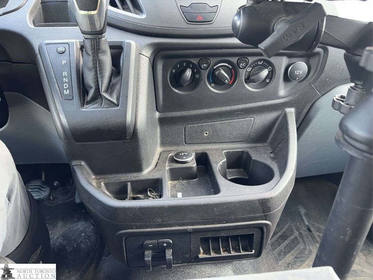 2017-ford-transit-image-24