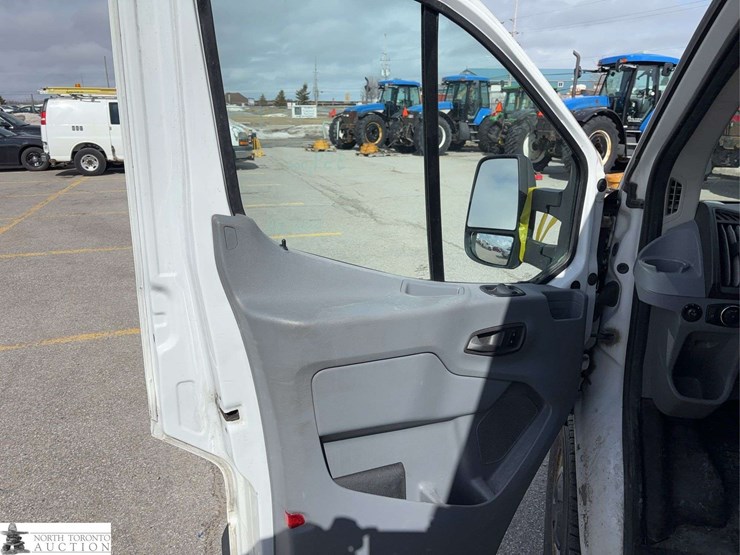 2017-ford-transit-image-10