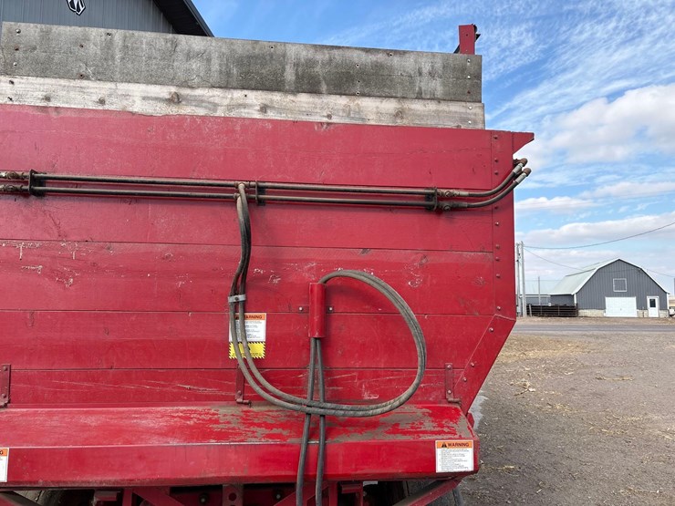 roorda-8ft-x-20ft-rear-unload-silage-wagon-image-9