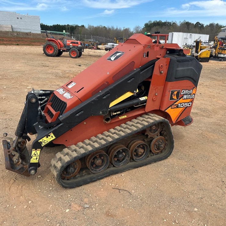 2017 DITCH WITCH SK1050