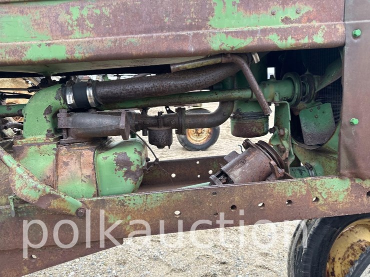 john-deere-b-image-4