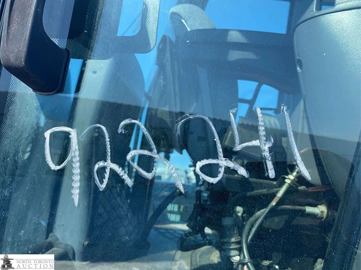 2013-new-holland-tv6070-image-42