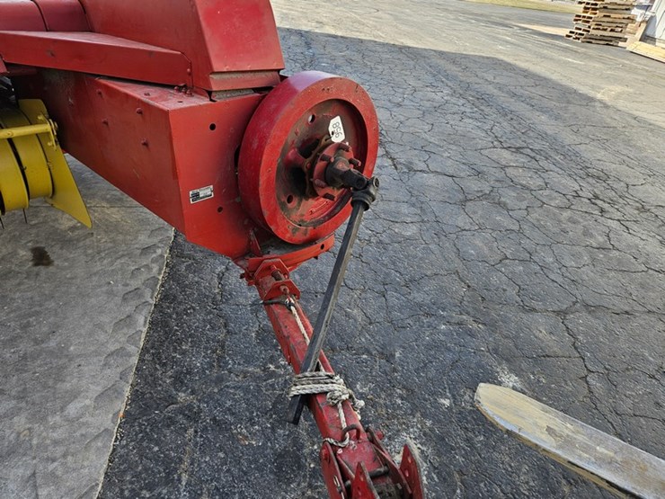 new-holland-268-image-11