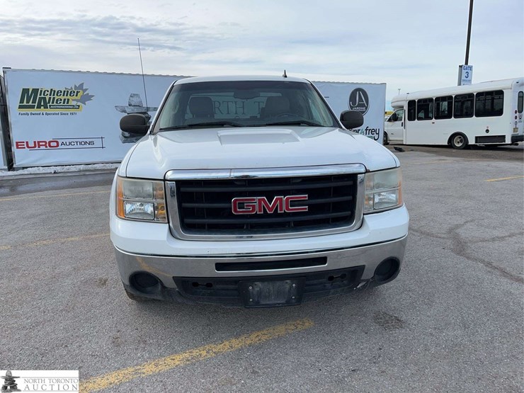 2011-gmc-sierra-1500-image-8