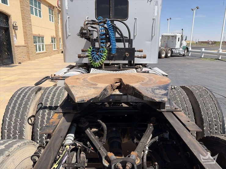 2015-kenworth-t800-t/a-wet-kit-sleeper-cab-truck-tractor-image-20