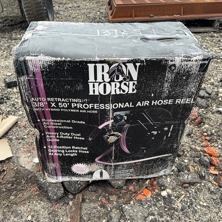 NEW IRON HORSE AUTO AIR HOSE REEL 3/8" X 50 FT NEW SUPPORT EQUIPMENT