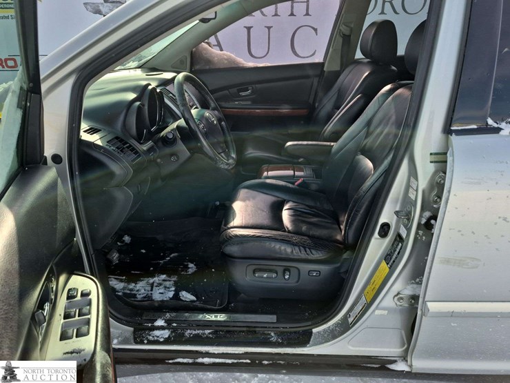 2005-lexus-rx330-image-13