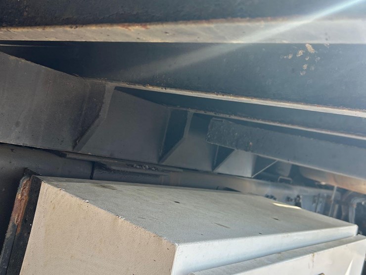 2007-sterling-l9500-image-29