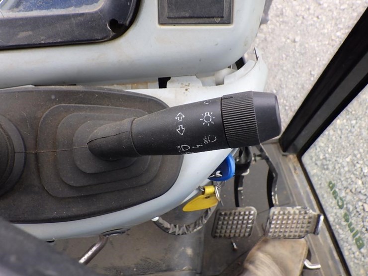 new-holland-t4060f-image-38