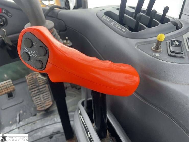 2013-new-holland-tv6070-image-13