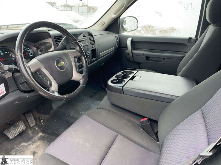 2013-chevrolet-silverado-1500-image-11