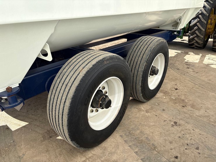 2024-herd-boss-6160-mixer-wagon--1-owner-image-13