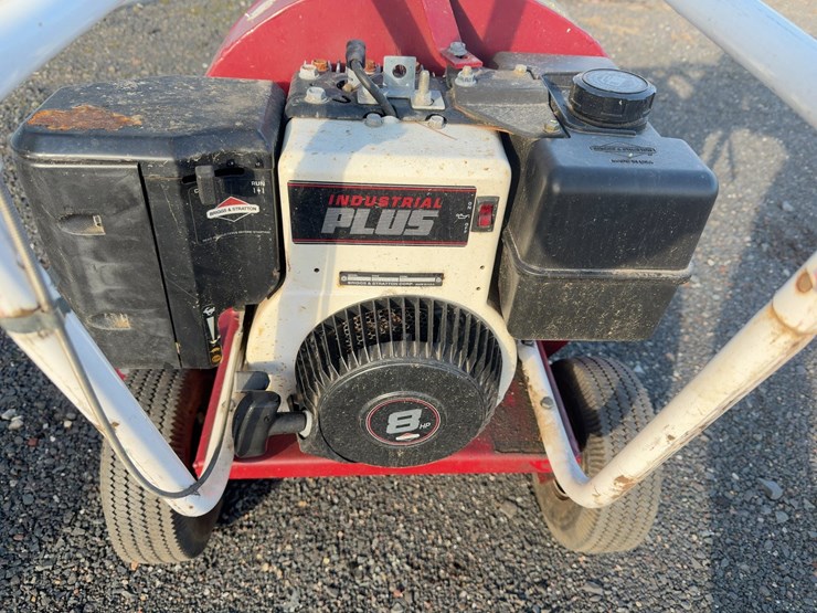 giant-vac-walk-behind-leaf-blower-image-5