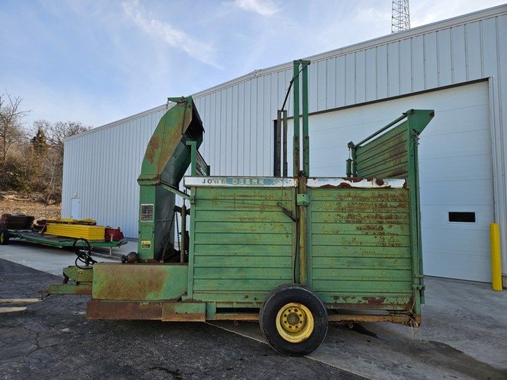john-deere-100-image-2