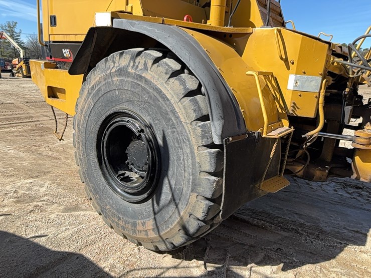 caterpillar-d400d-image-12