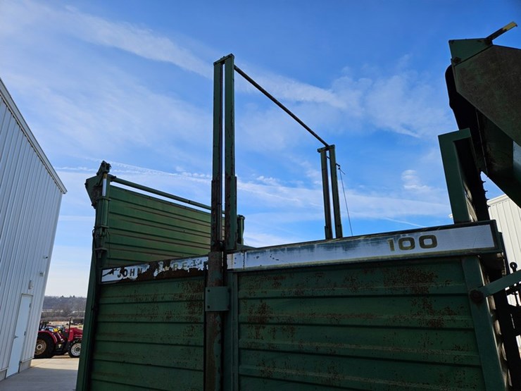 john-deere-100-image-23