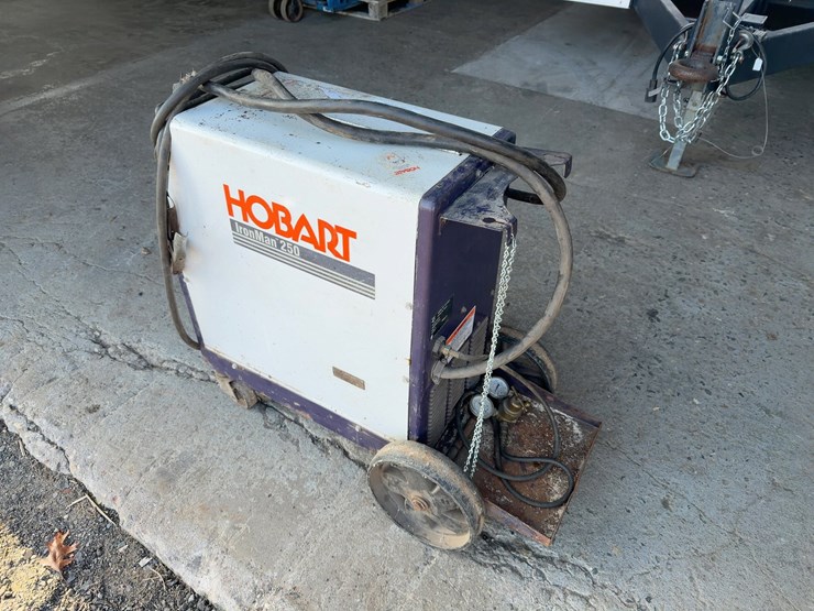 hobart-ironman-250-mig-welder-image-2