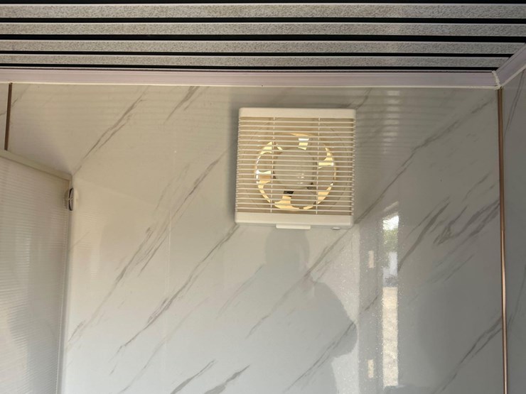 portable-restroom/shower-image-7