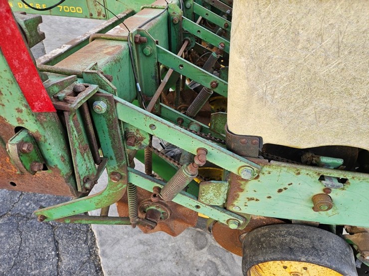 john-deere-7000-image-30