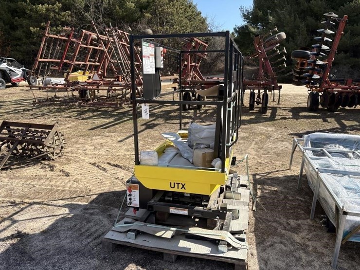 utx-scissor-lift-for-utvs-image-2