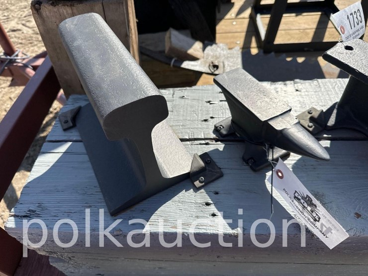1734---(4)-small-anvils---from-the-harlan-beer-estate-image-2