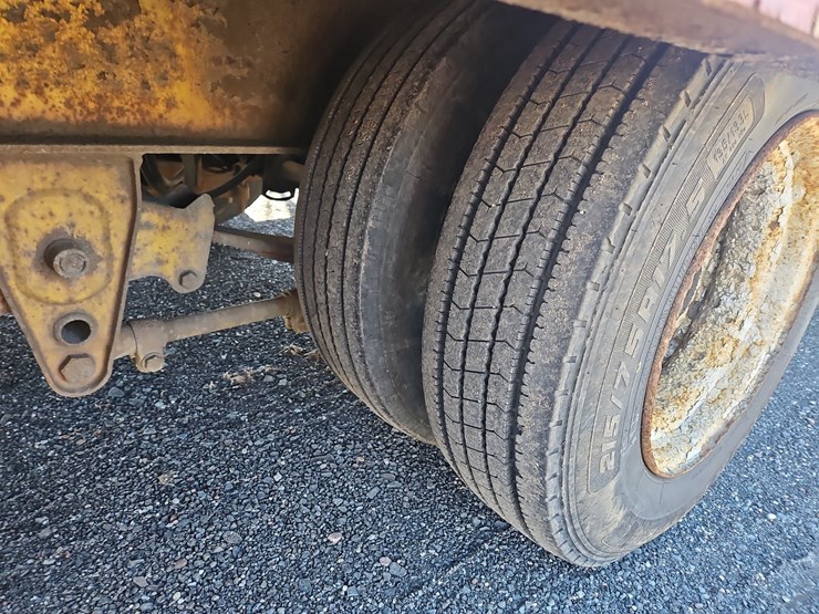 2009-rolls-rite-t/a-utility-trailer-image-8