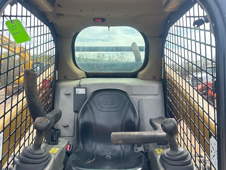 2017-caterpillar-299d2-image-16