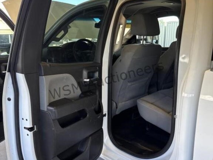 2016-chevrolet-silverado-2500hd-image-27