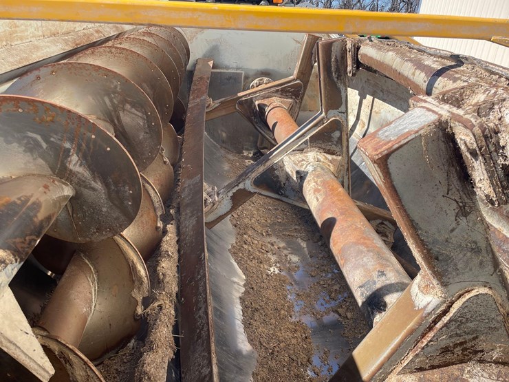 2024-herd-boss-6160-mixer-wagon--1-owner-image-50