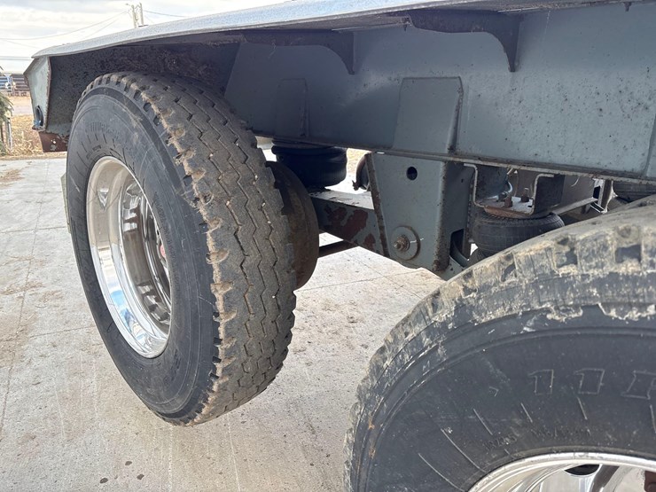 2015-smithco-side-dump-image-32