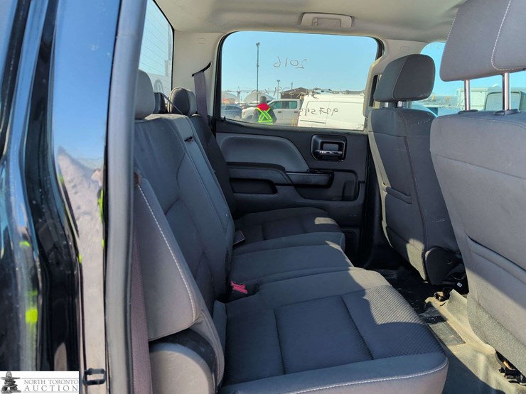 2016-chevrolet-silverado-2500hd-image-26